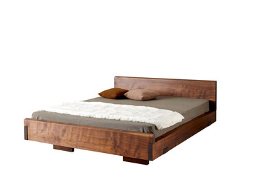 IGN. TIMBER. NIGHT. Bed