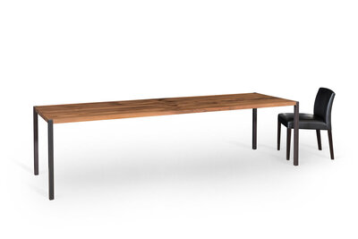 IGN. STICK. Tisch