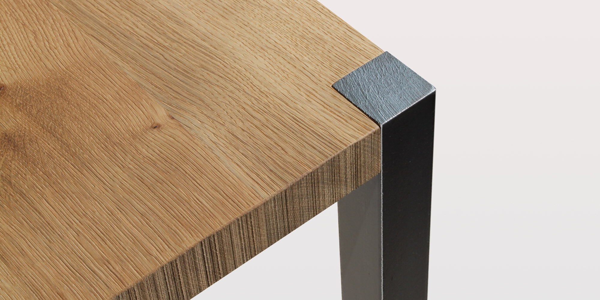 IGN. STICK. High table